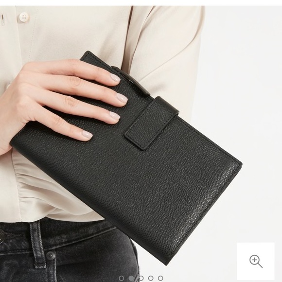 Everlane Handbags - Traveler Wallet NWB
